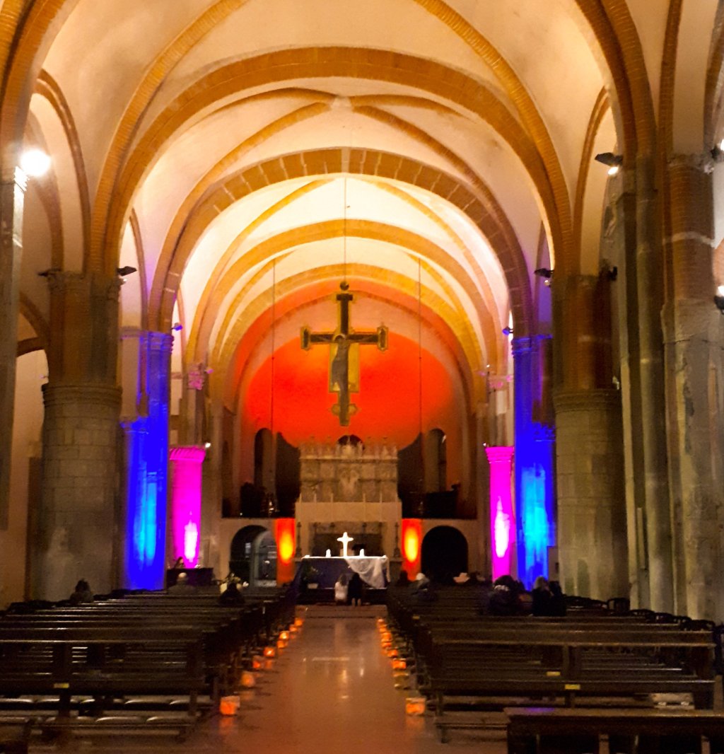 insideoutroad's tweet photo. Luce nella notte: una serata alternativa tra le luci della movida milanese e la luce radiosa di Gesù che ci aspetta in Chiesa per inondarci d’Amore! https://t.co/Dmv8yTxV9H https://t.co/eSa6sO9mbh