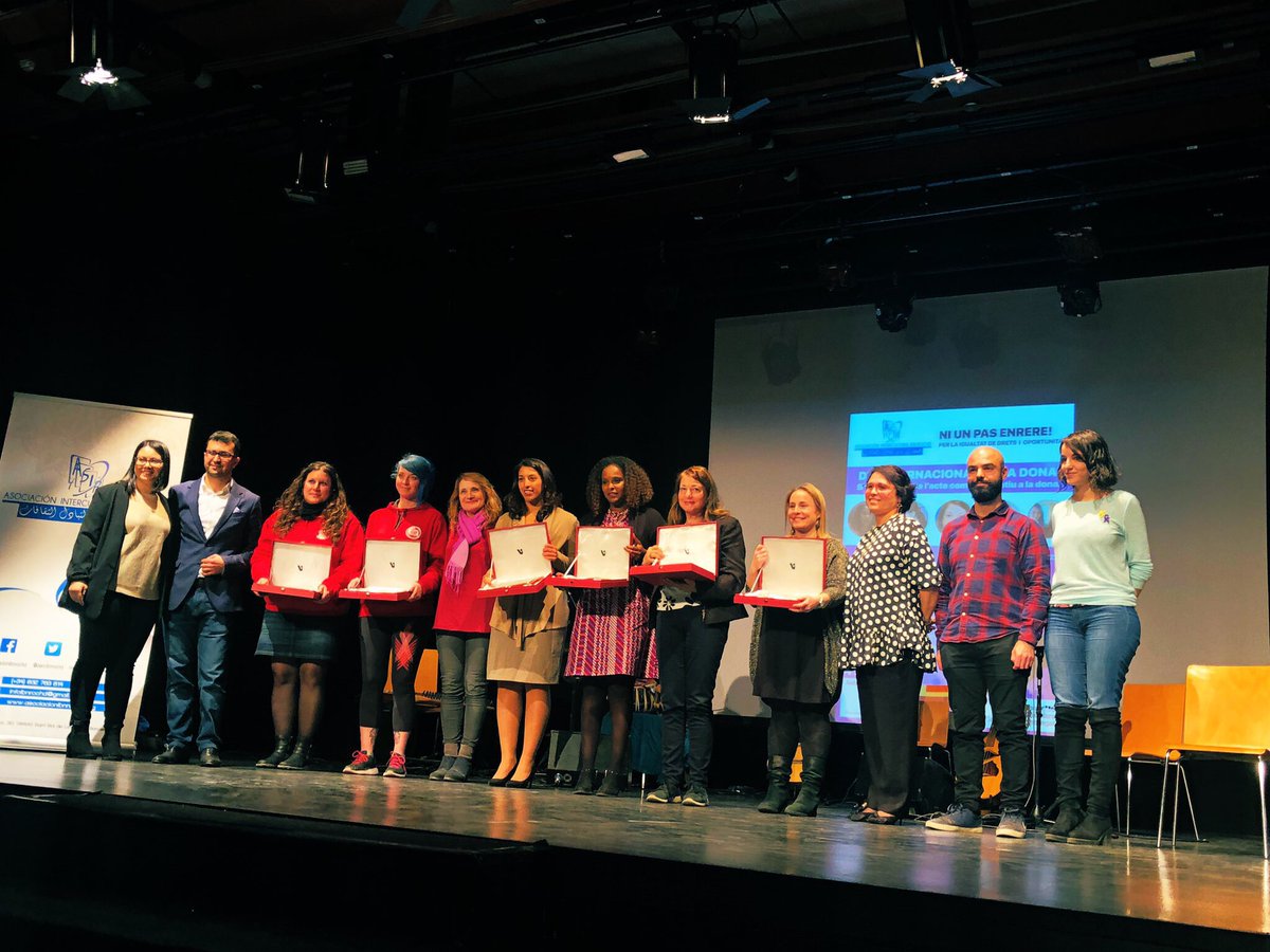 menagadea's tweet photo. Relats inspiradors des de les veus de dones extraordinàries com @hodansulaman79 @ZenibLaari @MariangelsRoque Mari Pau Martínez i Ani Montes i Letícia Cabo de @openarms_fund a l’acte #NiUnPasEnrere de la @asocibnrochd a Sant Boi de Llobregat. https://t.co/dEPUzJzcpY