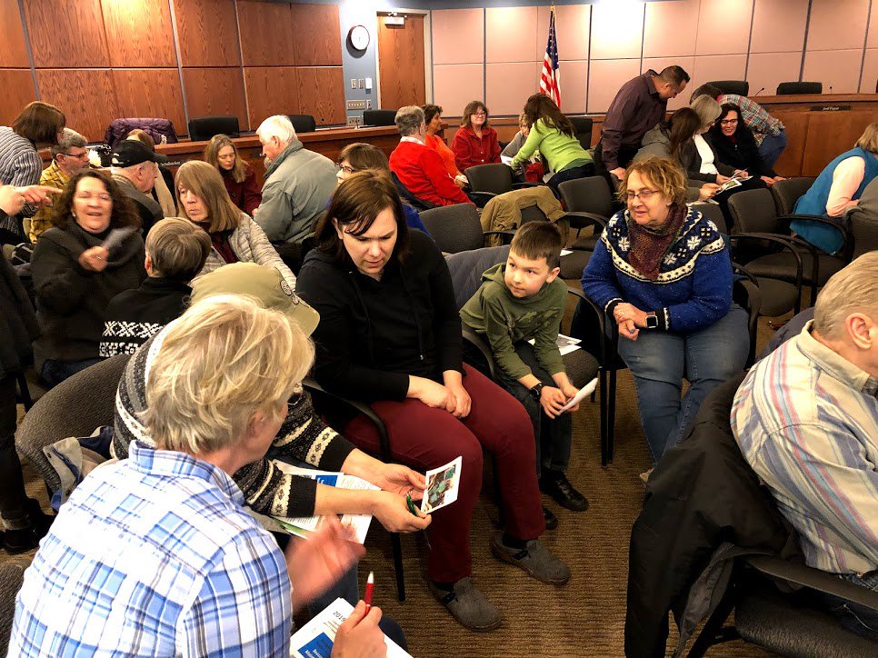 dakota_swcd's tweet photo. Check this out: everyone in this photo has a beautiful raingarden or native garden at home! Last night we shared maintenance tips, tricks, and to-dos for every season and challenge. Thanks for hosting, @Mendota_Heights and LMRWMO! #LandscapingforCleanWater #Plant4Pollinators https://t.co/zZcTOwQ6Yg