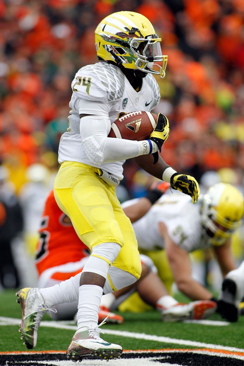 CfslOregon's tweet photo. Big game tonight! #BeatClemson https://t.co/S3BhDXu7nu
