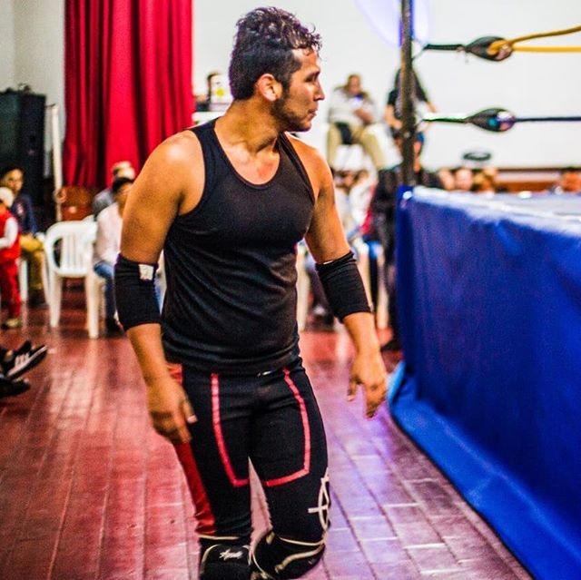 LuchaLibreCO's tweet photo. El es #ChrisBlack integrante de la nómina de #SawWag @luchalibrewagcolombia

Si quieres descubrir más acerca de este luchador colombiano, siguelo en su perfíl de Instagram @wrestler.chrisblack
#LuchaLibreEnColombia
#LuchaLibreEnBogotá #LuchaLibreColombiana #SAWWAG https://t.co/qwm69UysdD