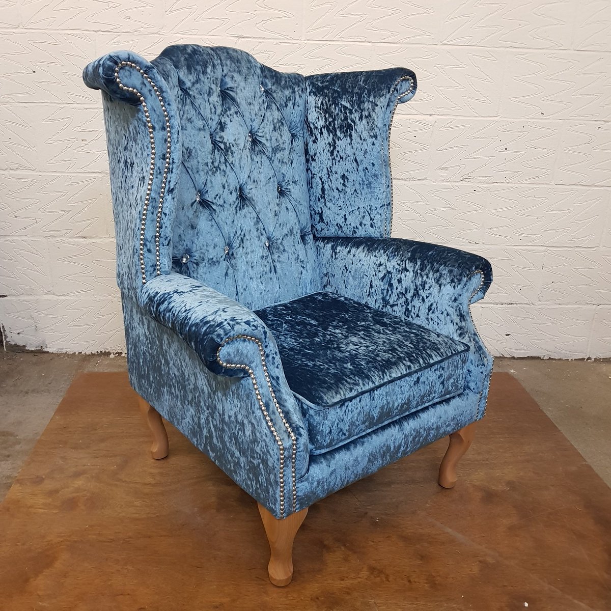 PmContract's tweet image. Queen Anne Wing back armchair with Crystal diamonds or Aquaman Throne  ? :)