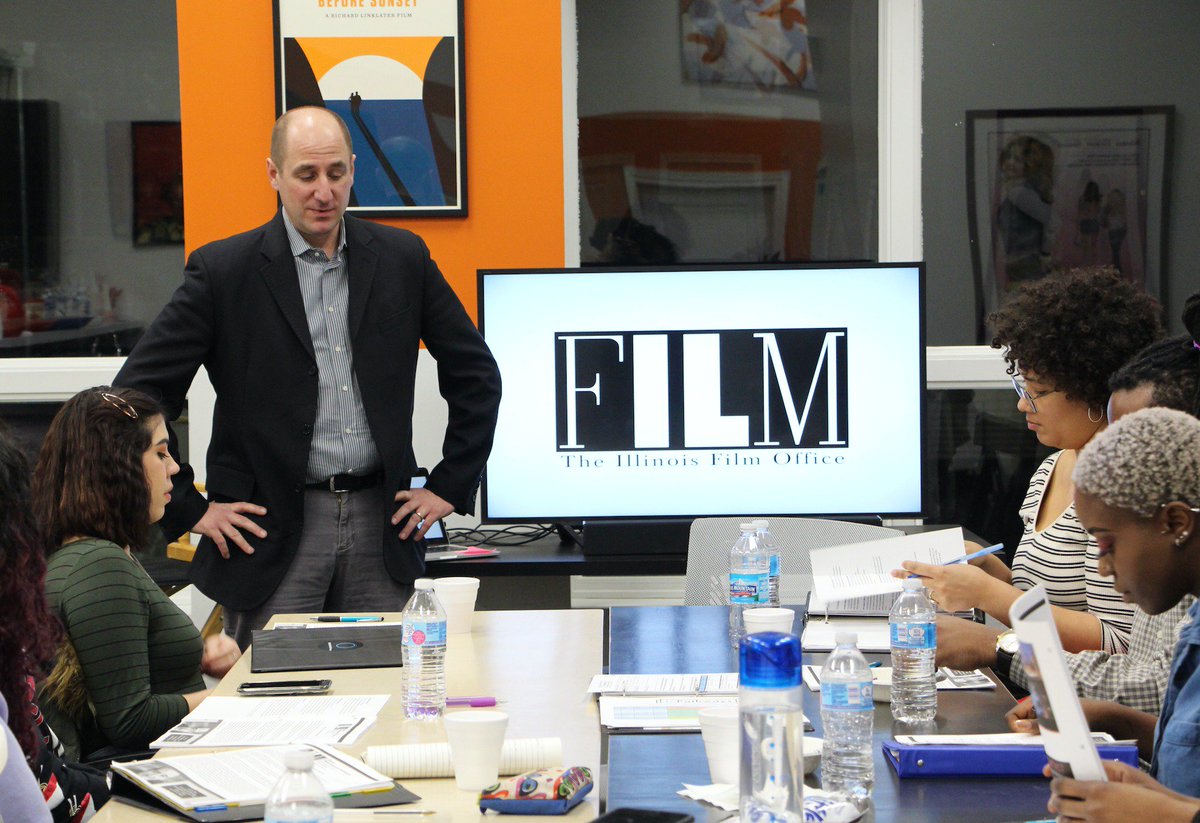 Inpathways's tweet photo. During the first day of #ProffesionalDevelopment, the @FreeSpiritChi #IndustryPathways cohort heard from Louis Ferrara of @ILFilmOffice. #FreeSpiritMedia #InPathwaysCohort19 #OnlyInPathways https://t.co/aKM3Cnefae