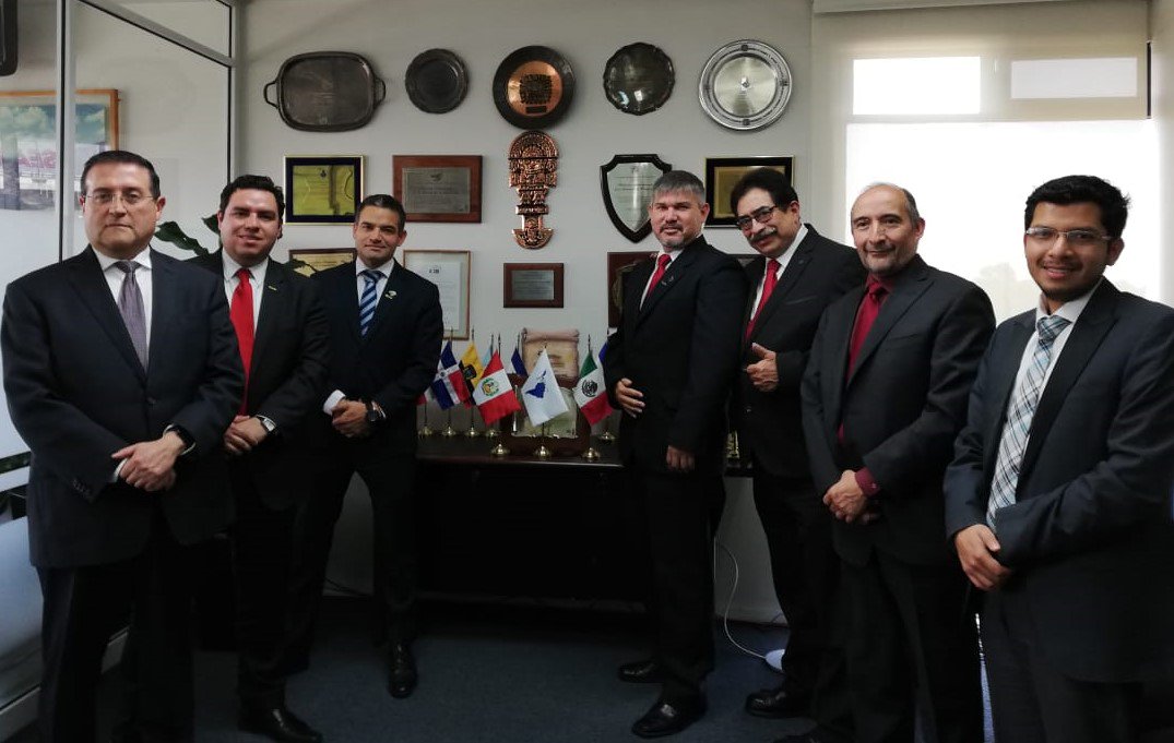 FIICLAT's tweet photo. Nos visitan en la Secretaría General FIIC en Ciudad de México, César Guzmán, Presidente de  Lean Construction Institute Perú y José Guzmán Quevedo, Coordinador General, acuerdan participar en el GET-LEAN CONSTRUCTION de la Comisión de INCONET de FIIC

#LCIPerú #FelizJueves https://t.co/QnwazR8wIg