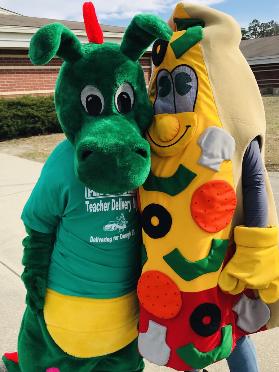 dragon_pta's tweet photo. Mr. Slice stopped by for a visit!! We’re so excited for Teacher Delivery Night! Order pizza using this link and one of our Teachers will deliver it on March 12!  https://t.co/TN318RMUhG @NewCastleES_VB @HRVAPapaJohns #dragonsLOVEpizza #dragonpta https://t.co/7r0m0uP0fz