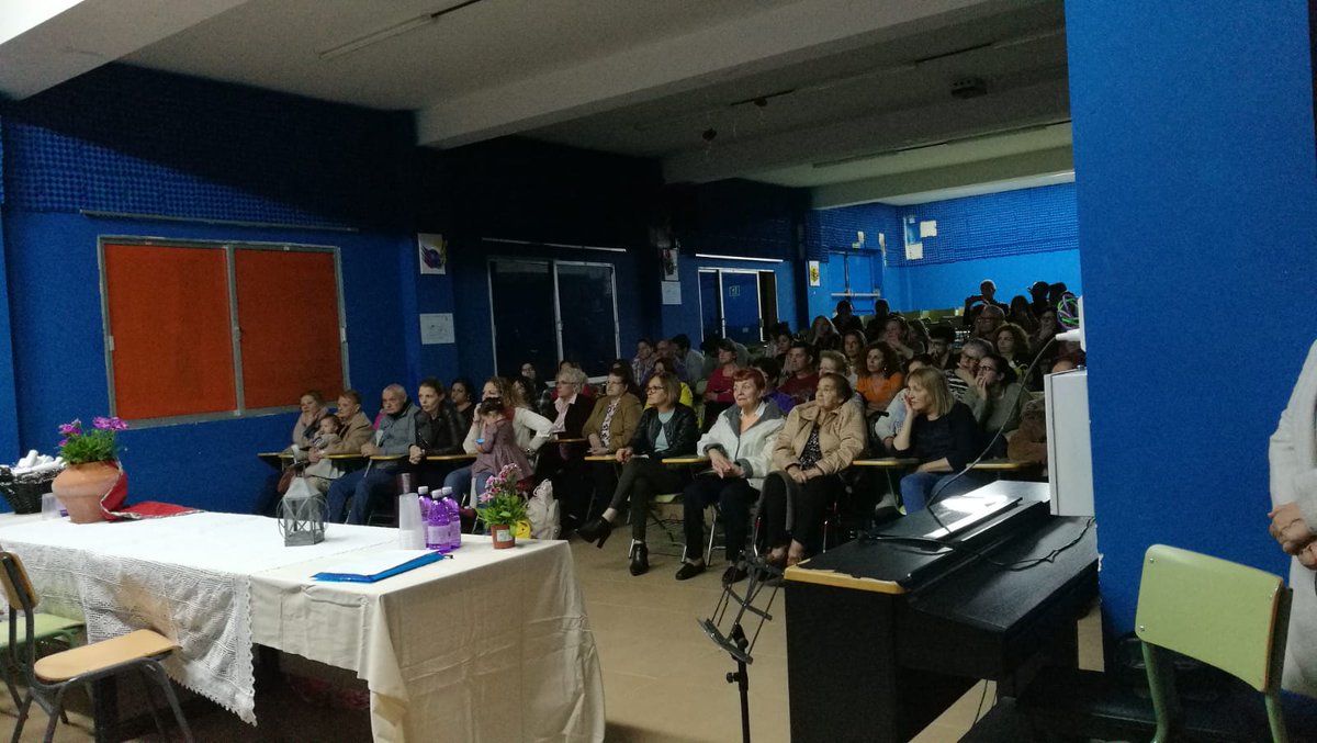 Esta noche las mujeres de este pueblo son las protagonistas... (jinamar)