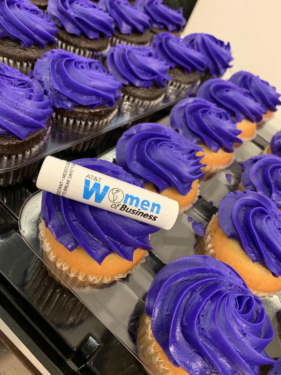 TheAnneChow's tweet photo. I 💜 being part of a committed, focused, passionate, empowered, fun, &amp; driven team. We are @ATTWomenOfBiz. Join me &amp; our ~4800 members around the 🌏 who embrace #BalanceforBetter. Together, we can do anything. 👊#InternationalWomensDay2019   #DiversityAndInclusion  #Leadership https://t.co/Zh99vtfacZ