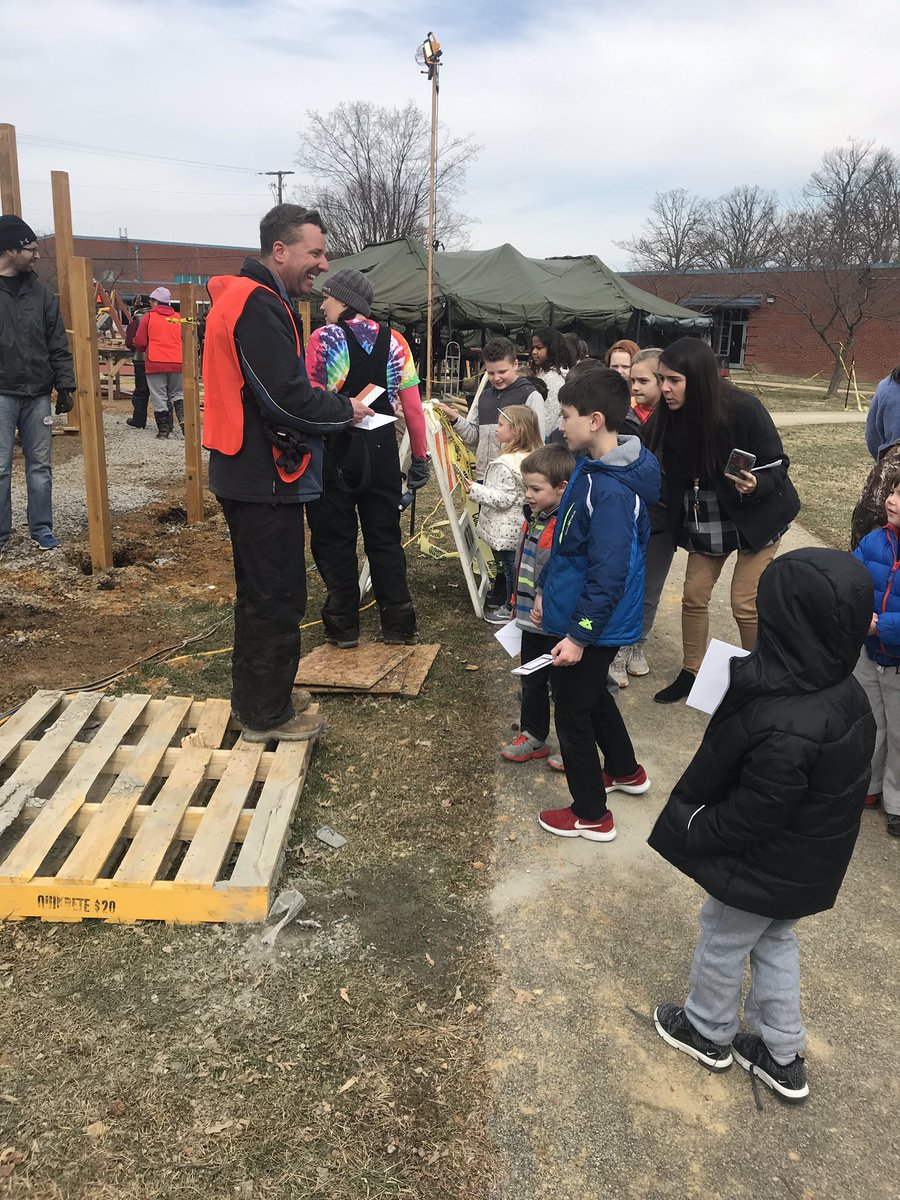 SteadmanWhitney's tweet photo. So proud of this group of Eagles! Delivering “thank you” letters to our wonderful volunteers with Mrs. B Conkin’s class. The best part is this was ALL their idea❤️ @KCS_Johnson @KCS_District https://t.co/trrS25A5W0