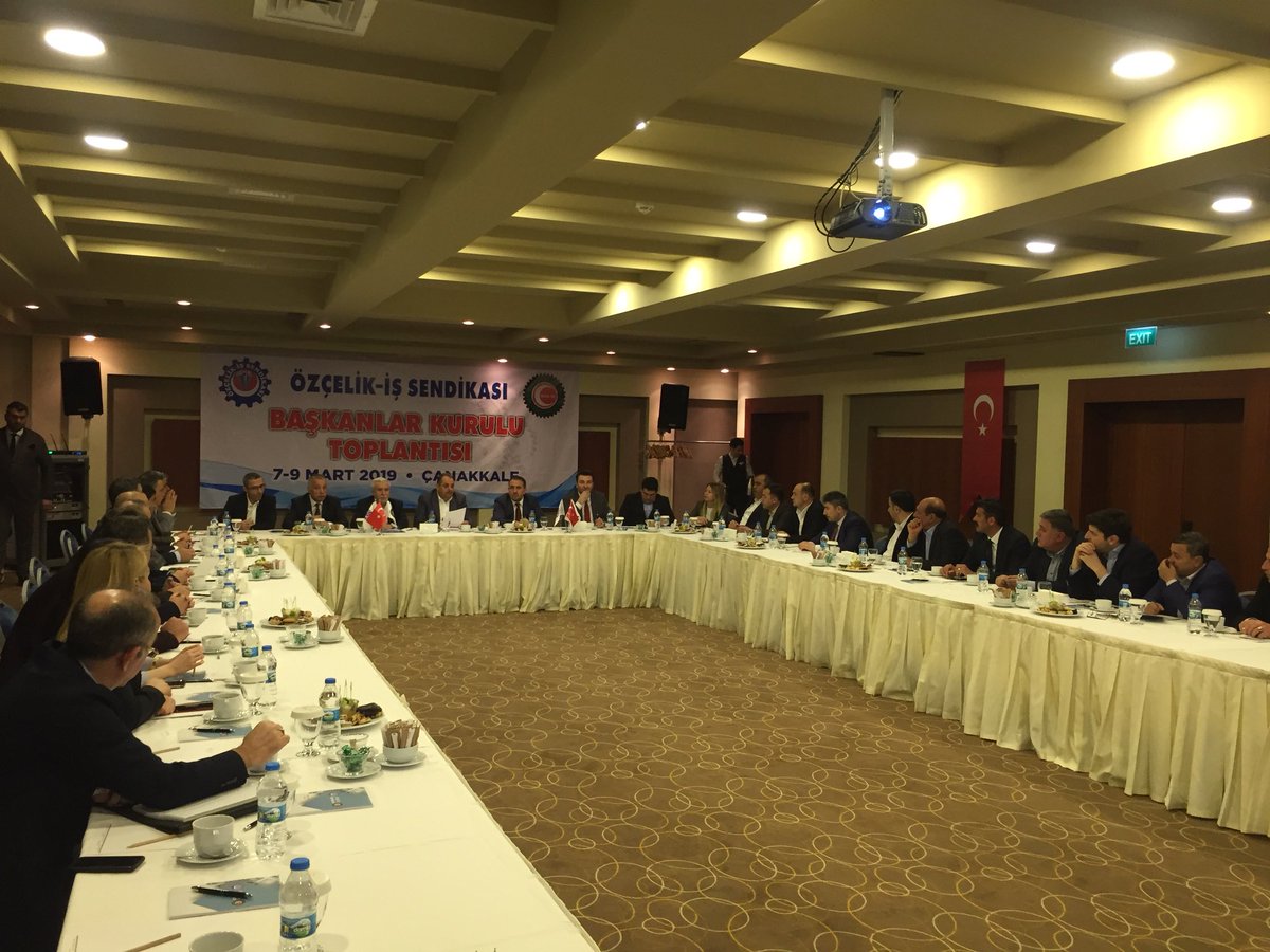 Türkiye’nin dört bir yanında sendikamızı temsil eden şube başkanlarımız ve profesyonel yöneticilerimizle Başkanlar Kurulumuzu, on binlerce vatan evladının kefensiz yattığı Çanakkale topraklarında gerçekleştirdik. Sendikamızın mevcut durumunu ve çalışmalarımızı değerlendirdik.