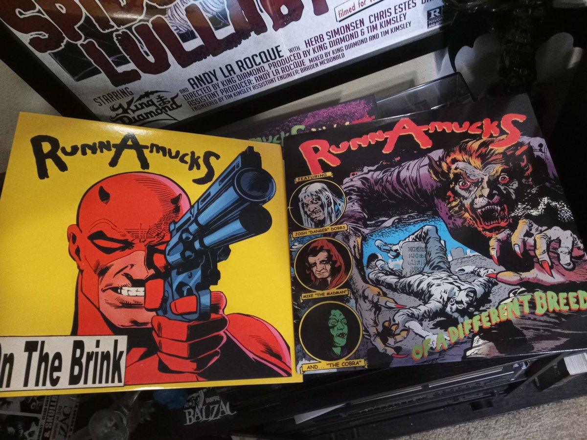 KraigoWaffles's tweet photo. Got me some #vinyl records from FL punkers @RunnAmuckS They've always got the coolest #comicbook album art covers. https://t.co/qp5nE62Uls