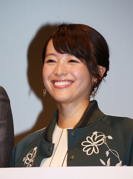 透明感ある肌。真顔でも笑顔でも可愛い菜名ちゃん。完璧。

#清野菜名