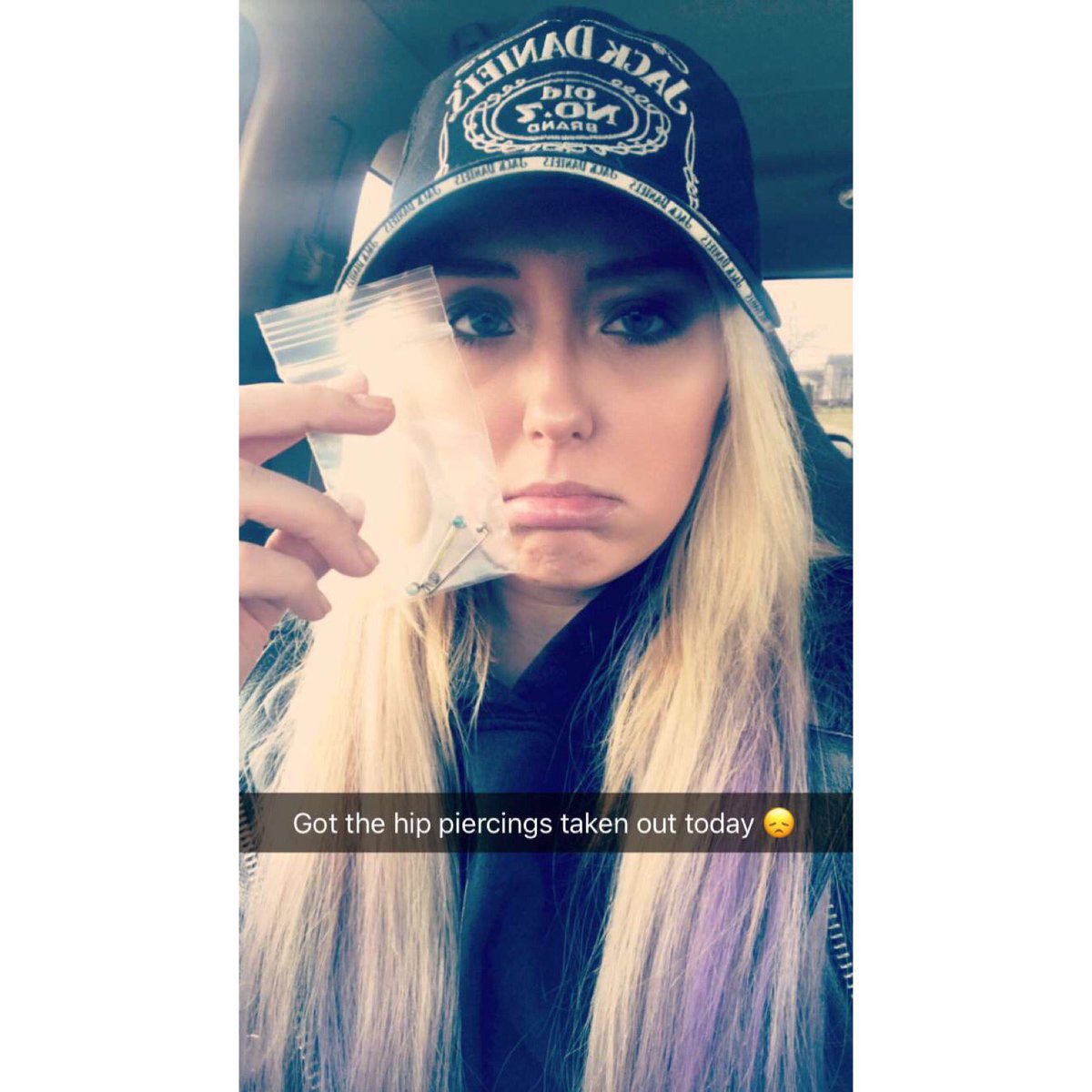 AVictoriaMusic's tweet photo. #Funfact: I used to have my hips pierced! Had them for about 6 years and finally decided to get them taken out 2 years ago because they just kept getting infected (gross😷) I do miss them though!
#TBT #HipPiercing #SurfaceBars https://t.co/rhoBIzMofO