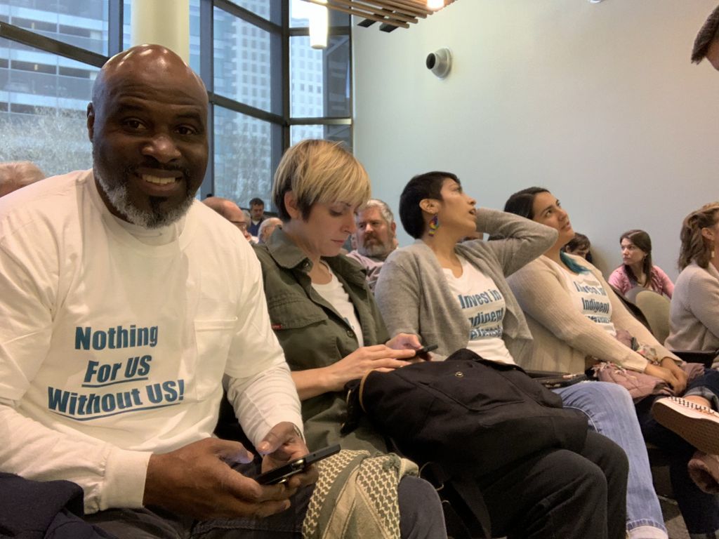 Grassroots_News's tweet image. We can’t always use our voice to share our message, but luckily we have our t-shirts for that! 

GRL organizers wearing their message to Travis County proudly during the State of the County address. #NothingForUsWithoutUs #HelpNotHandcuffs #WeAreTravisCounty