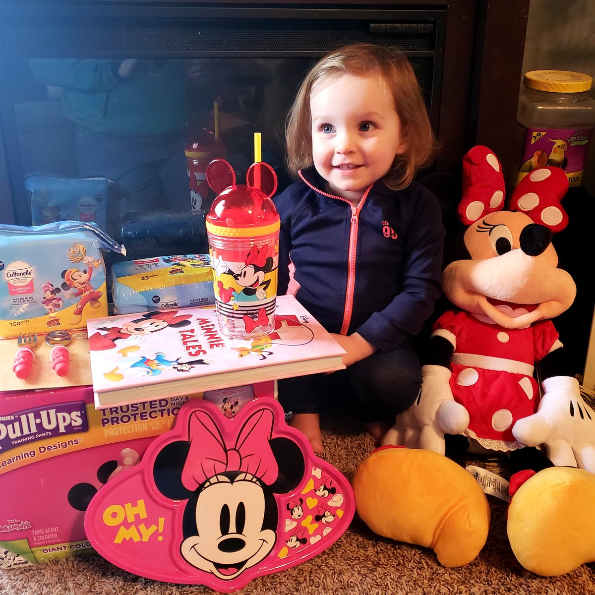 k8_glass's tweet photo. We received our Pull-Ups® potty training kit and we can't wait to use it on our potty training journey! Thank you Pull-Ups! @PullUpsBigKid https://t.co/uWUiBCRor7