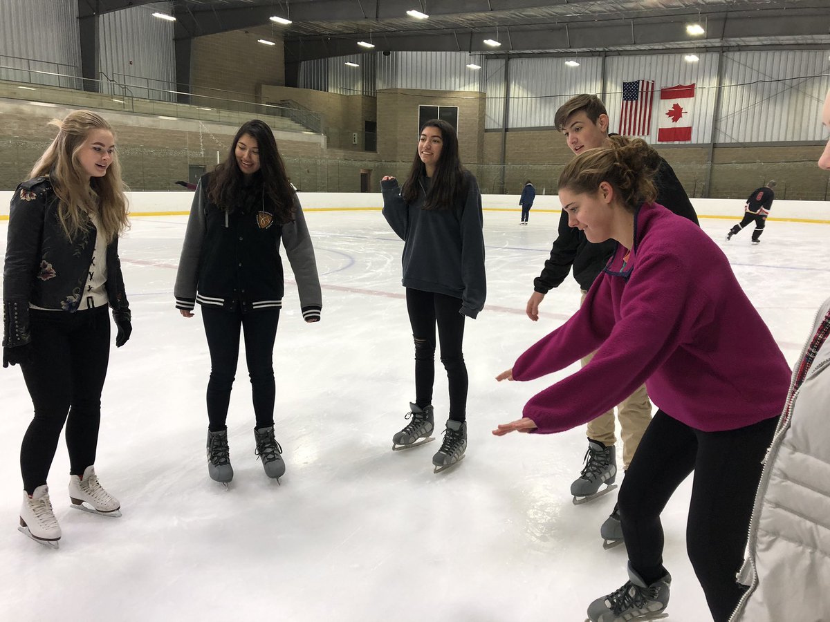 TusseyTweets's tweet image. We learned how to stop, swizzle, spin, cross-over, and skate backwards! #MVInterim #mvcore #mviceskating