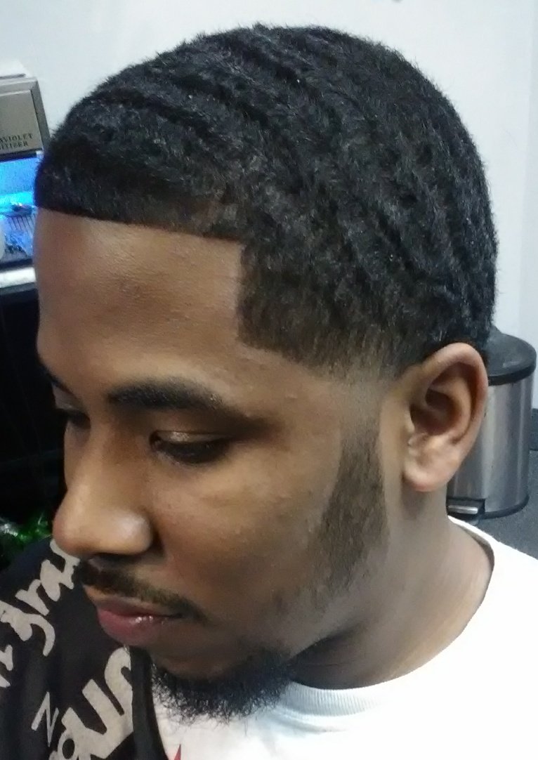 BigStylist's tweet photo. Crispy cuts in the D! Hit me up y'all. 518-812-7778 https://t.co/v0FEaaG2Rk