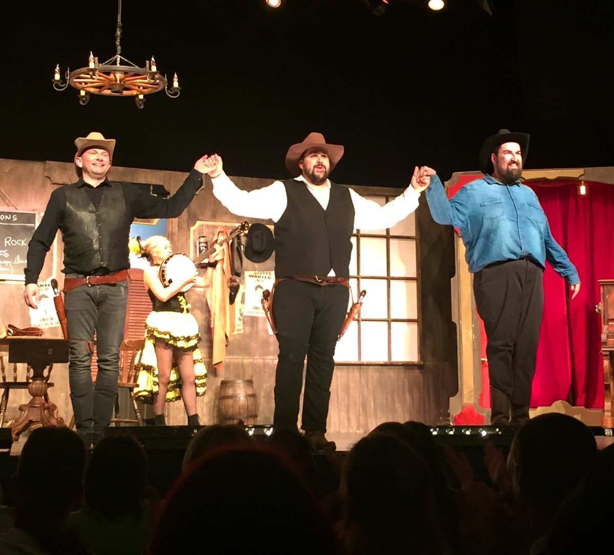 Benj_Sb's tweet image. Merci à vous 2 et au reste de l’équipe, longtemps que j’avais pas autant ri @VictorArtus @RomanoGreg 😘🤠