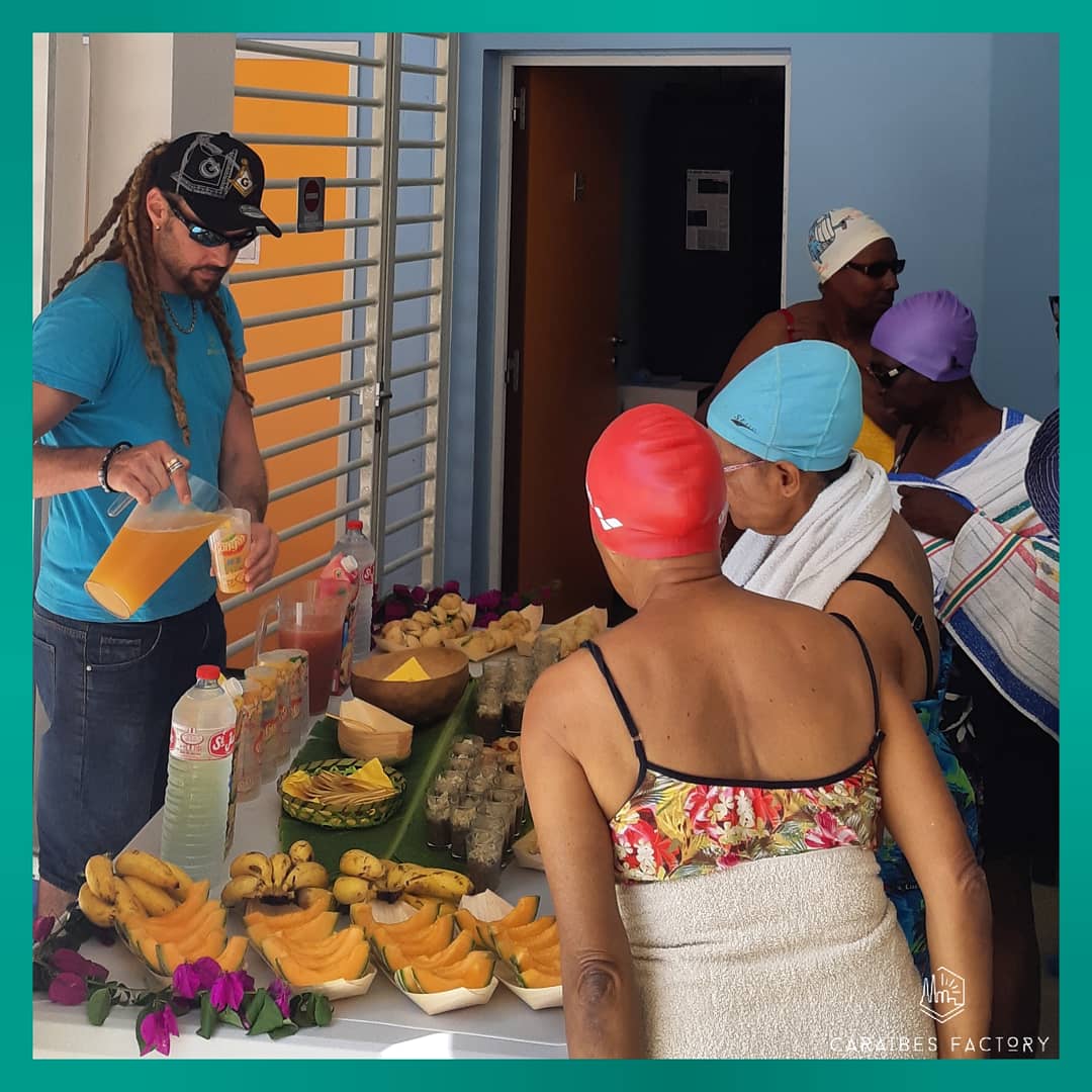 CaraibesFactory's tweet photo. #ExcursionAtypique 
Grâce à @EAUMATOUBA et Banga, à la fin de nos excursions, nous vous proposons une collation locale ! 😋

Tu souhaites participer à l'un de nos circuits ? Forme ton groupe de 8 pers minimum, choisis ton excursion et réserve ta date au 🤳🏾 (+590) 690 20 54 04 ! https://t.co/b4b4uuqOGc