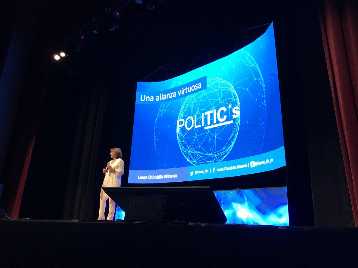 Pukkka's tweet photo. #TBT cuando conocí a @Laura_Ch La primera y única mujer que ha gobernado Costa Rica algunos le llamaron “La Presidenta Twittera” por el excelente uso que le dio a la Red Social. #GovTechMx https://t.co/5pqQVQdi7Q
