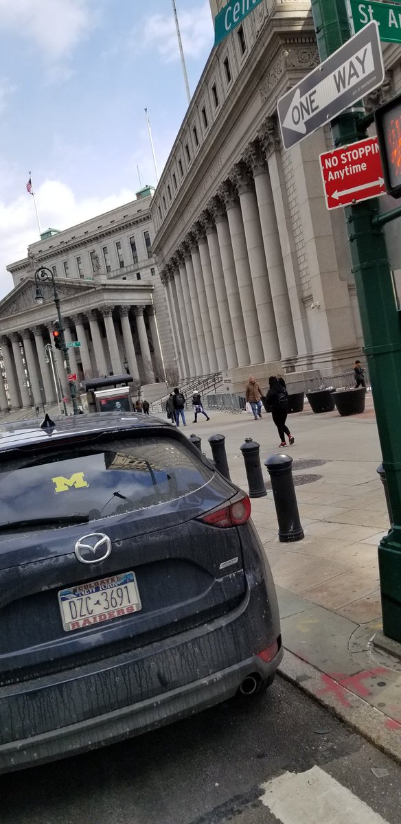 placardabuse's tweet image. This is @BilldeBlasio's #VisionNero... er #VisionZero.

Which is really #ZeroAction.

He talks and talks, but still lets the #placardperps endanger lives by blocking the bicycle lane just up the street from @NYCMayorsOffice.

This is the #fakecrackdown on #placardcorruption.