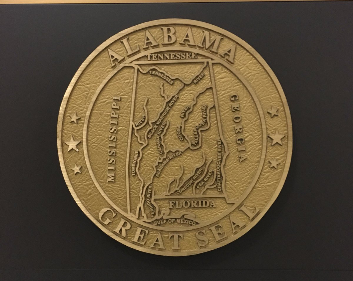 Thanks to Katie in <a href="/DougJones/">Doug Jones</a>’s office for taking the time to talk with us today about the importance of science to the state of Alabama! And thank you Senator Jones for your support of science! <a href="/LLMcMahonNeuro/">Lori L McMahon</a> #SfNHillDay #NeuroAdvocate