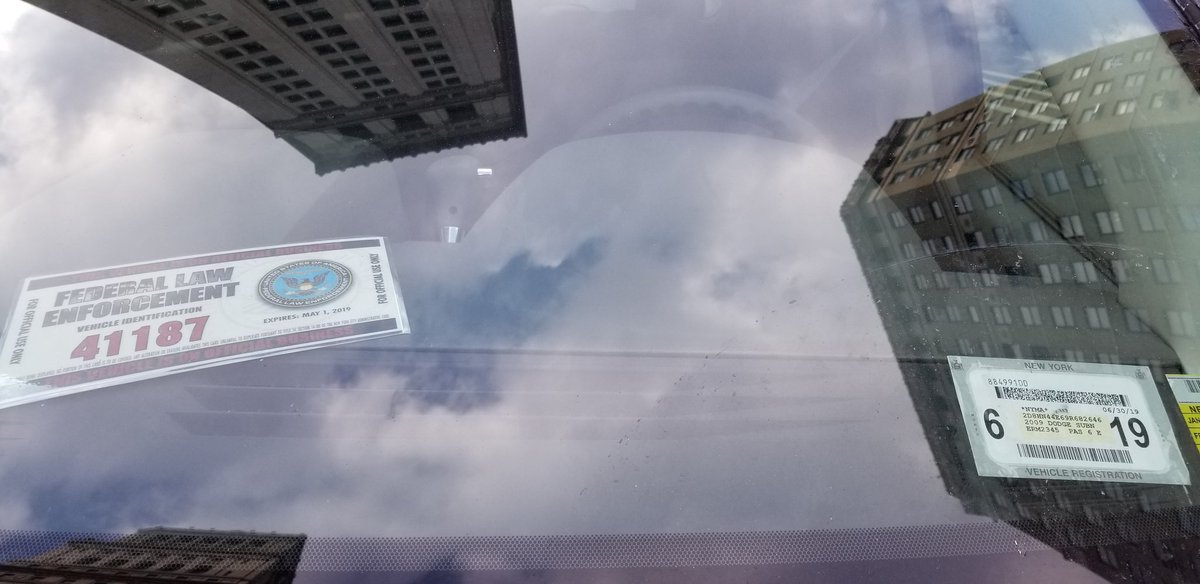 placardabuse's tweet image. This is @BilldeBlasio's #VisionNero... er #VisionZero.

Which is really #ZeroAction.

He talks and talks, but still lets the #placardperps endanger lives by blocking the bicycle lane just up the street from @NYCMayorsOffice.

This is the #fakecrackdown on #placardcorruption.