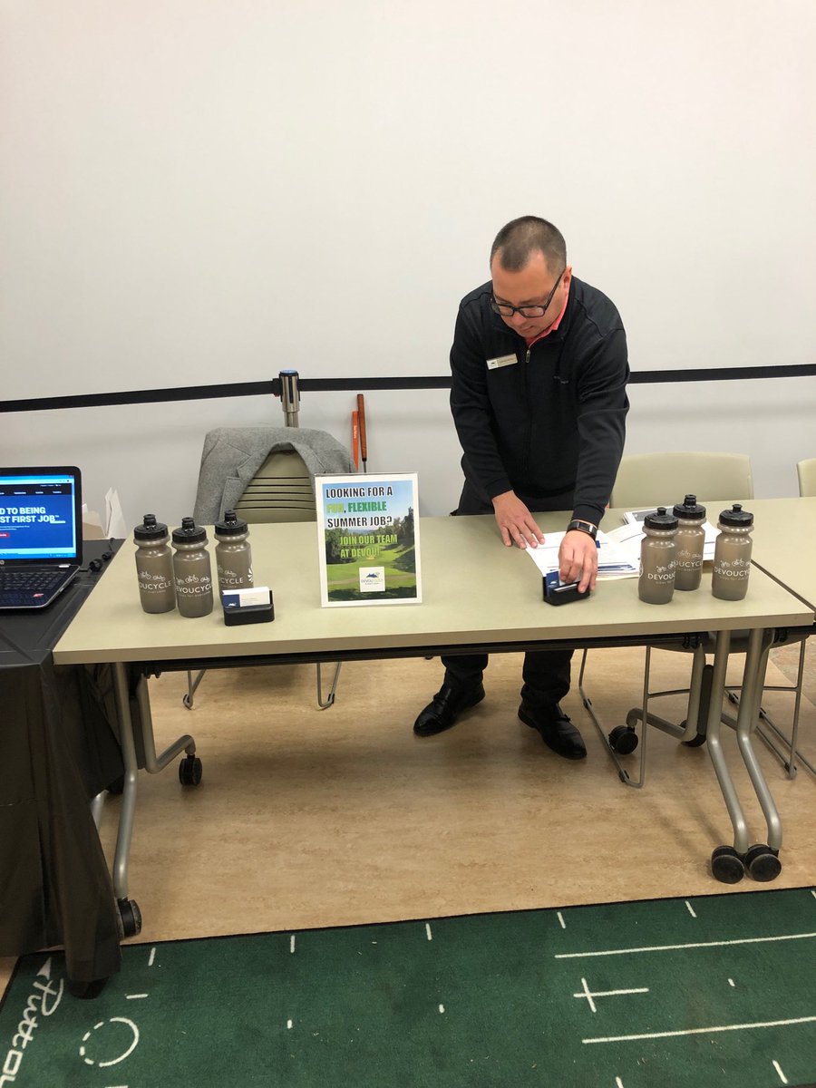 DevouParkGolf's tweet photo. Staff looking for talented young men and women to help us serve our guests in 2019 @KentonLibrary young adult career fair. Credit @PhoenixRamsey for the photo, #lovthecov #devou #devoucycle #exploredevou @DavidJPeruII https://t.co/5E30YDc0HY