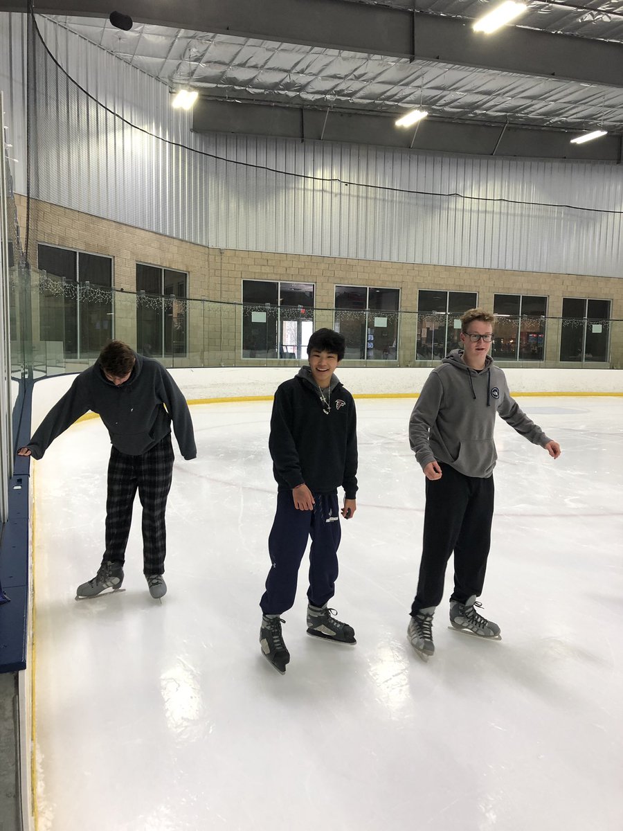 TusseyTweets's tweet image. Missed our opportunity to do the Flying V— quack! Quack! Quack! #MVInterim #mvcore #mviceskating