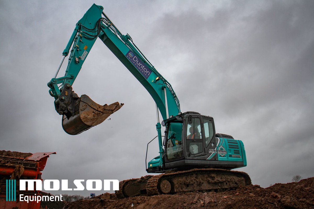 molson_group's tweet image. Great to see @DuntonEnvLtd and the latest addition to their fleet.

This Kobelco SK210HLC-10 Hybrid excavator is a perfect fit with Dunton’s environmental friendly values with its well documented low fuel consumption.

#kobelco #hybrid #excavator #molsonequipment #molsongroup