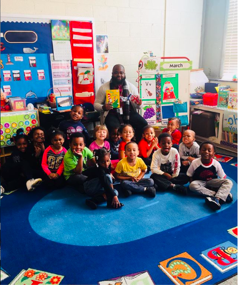 _battlebrand's tweet photo. Reading today in Ms Franklin’s class at Mallory Head Start #thebattlebrand #battlebrand #ericbattle #youthministry #youthgroup #youthdevelopment #community #youthmentor #youngadult #youngadultmentor #motivationalspeaker #developmentspecialist https://t.co/vMlNw0QHso