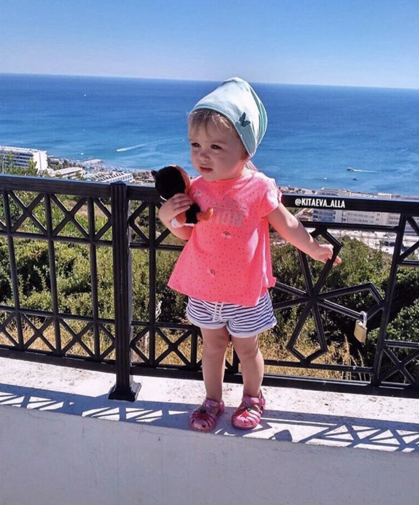 GeneralDFarley's tweet image. Para quem pergunta sobre a Clara