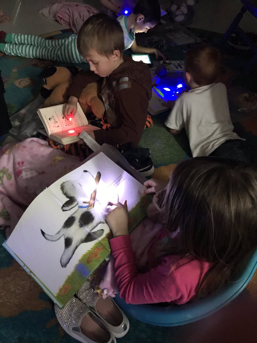 brefaircloth05's tweet photo. PJ Day, Finger lights, blankets and stuffed reading buddies makes for a cozy way to read! #WCTopChef #WeAreWC 💕 https://t.co/5eBxZ7yGeX