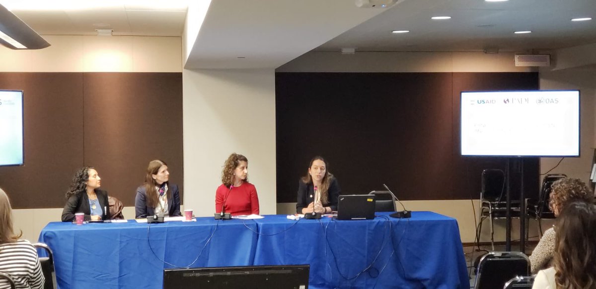 OEA_SegPublica's tweet photo. ¿Cómo mejorar la seguridad d las mujeres? Pier De Luca (@OEA_Seguridad) destaca cómo la integración d perspectiva de género en seguridad ciudadana favorece políticas e intervenciones + efectivas, en el panel Mujer y Seguridad Ciudadana d @CIMOEA @USAID @PADForg #LibresDeViolencia https://t.co/G6McNW3EPP