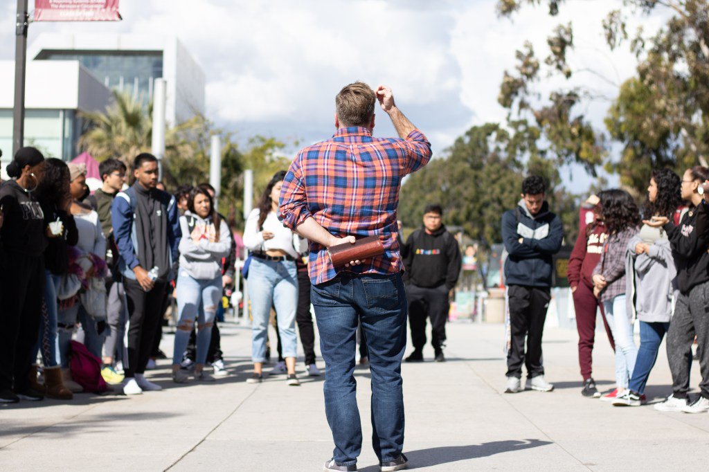 CSUDHBulletin's tweet photo. The Fight for Free Speech https://t.co/w7ML1zecpS https://t.co/CjsZsIkKAA