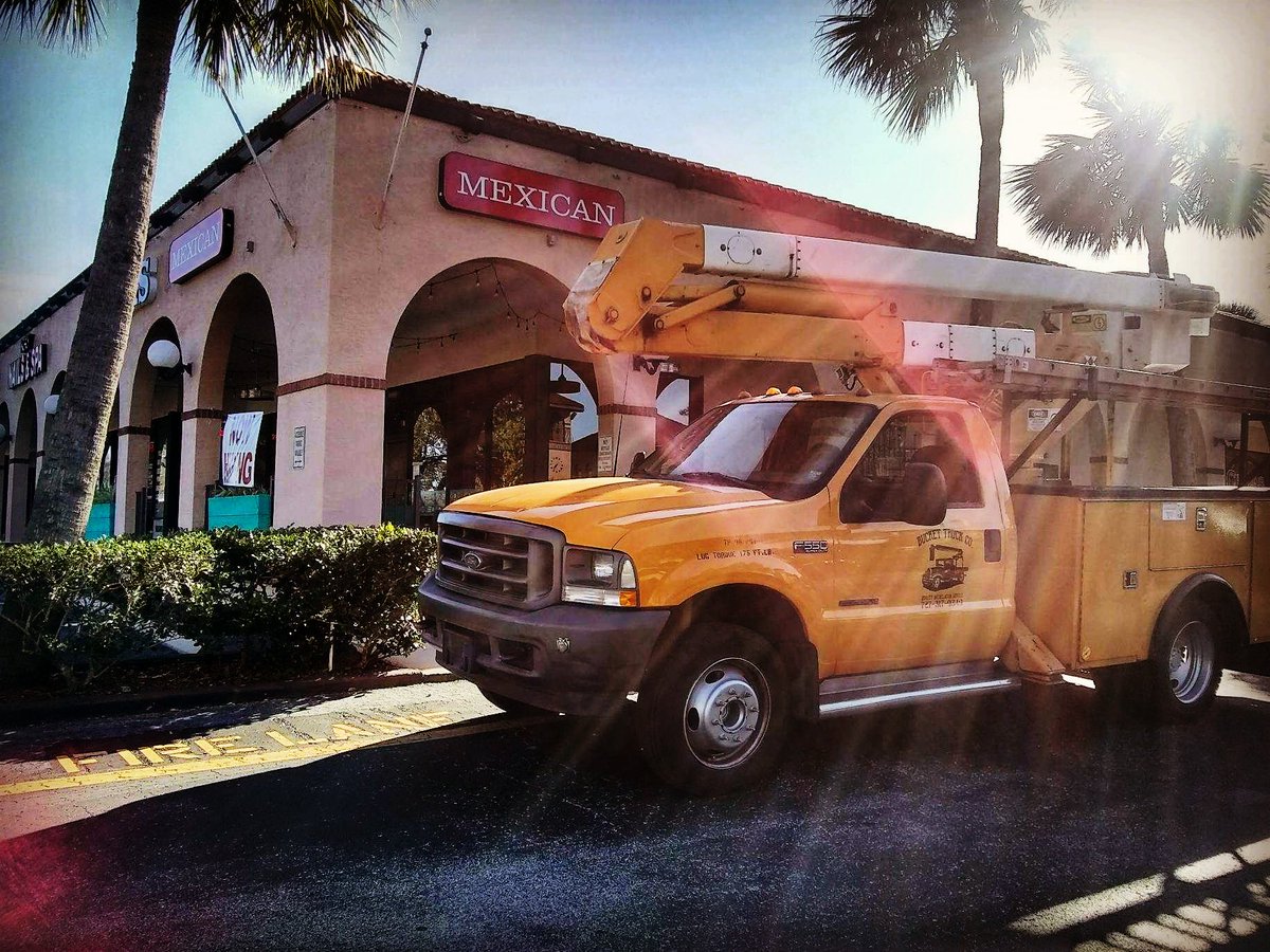 BucketTruckCo's tweet photo. There is a new Chulas location opening up at The Fountains Plaza in Palm Harbor! Glad we were able to help with this install today.
#thebuckettruckco #signinstallers #buckettruck #florida #signinstallantions #vinylinstallation #florida  #channelletters #chulas #restaurant #food https://t.co/aph6sBz7y3