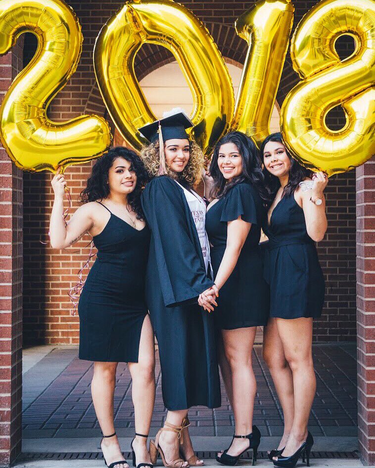 #TBT to this #GradShoot 🔥💕😎 #TXST23 #TXST