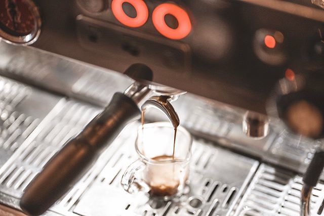 We look forward to this every morning. Something about getting the coffee right, dialing in, every gram. Living the best life. ift.tt/2tXcq0W