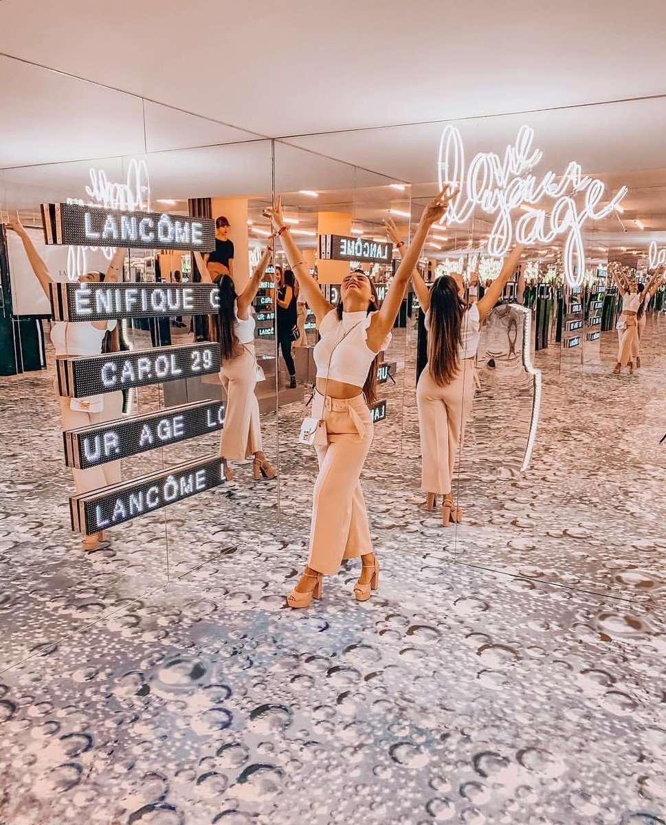 TCachaza's tweet photo. Nuestra hermosa @realicarol se encuentra en Ciudad de México. Esperamos que estés teniendo un viaje espectacular y que lo estés disfrutando al máximo. Lo que más amamos es verte sonreír😍 https://t.co/RLLWGverw9