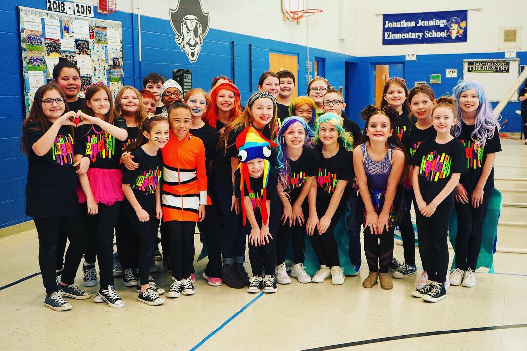 GCCSchools's tweet image. Jonathan Jennings Elementary’s JJ Beats group created a musical about choosing kindness and hit the road performing at elementary schools across the district. Their tour concluded at their home school today! #gccsPRIDE #WeAreGCCS