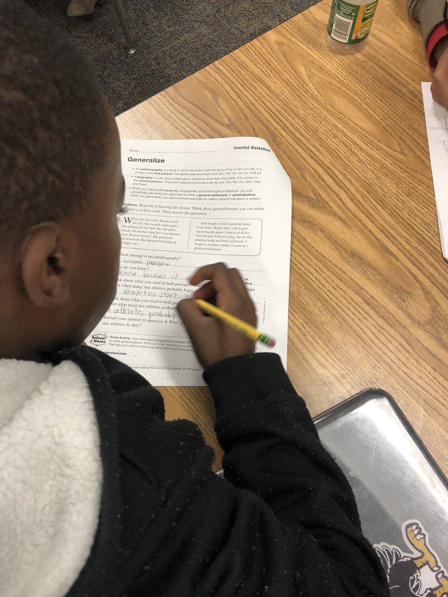 katie_korando's tweet photo. Students citing evidence while answering questions on a passage. #tuesdayintraining (but on a Thursday) #CenterSD https://t.co/bMknhA1r8r