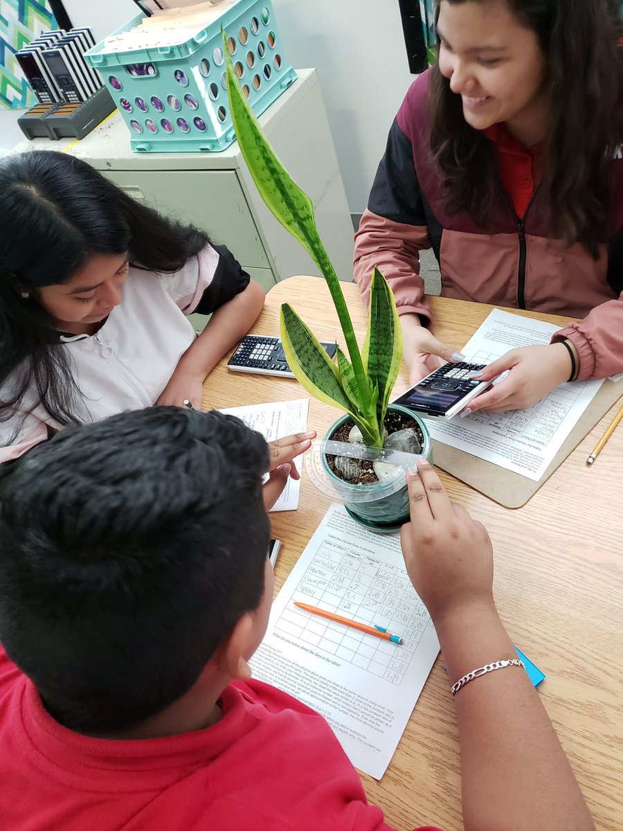 shineabi2014's tweet photo. #LegacyPCAdfw #piday #lovemath #circumference Legacy scholars celebrated pi day today. They measured various circular objects and discovered that pi is the ratio between the circumference and the diameter in all the circular objects. https://t.co/hoxy6LHIb6