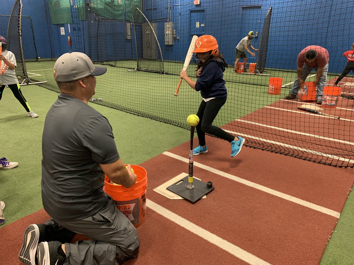 epbasetraining's tweet photo. Packed house tonight! #GetBetterWithUs #TrainAtTheBase https://t.co/DJMbMCmNQF