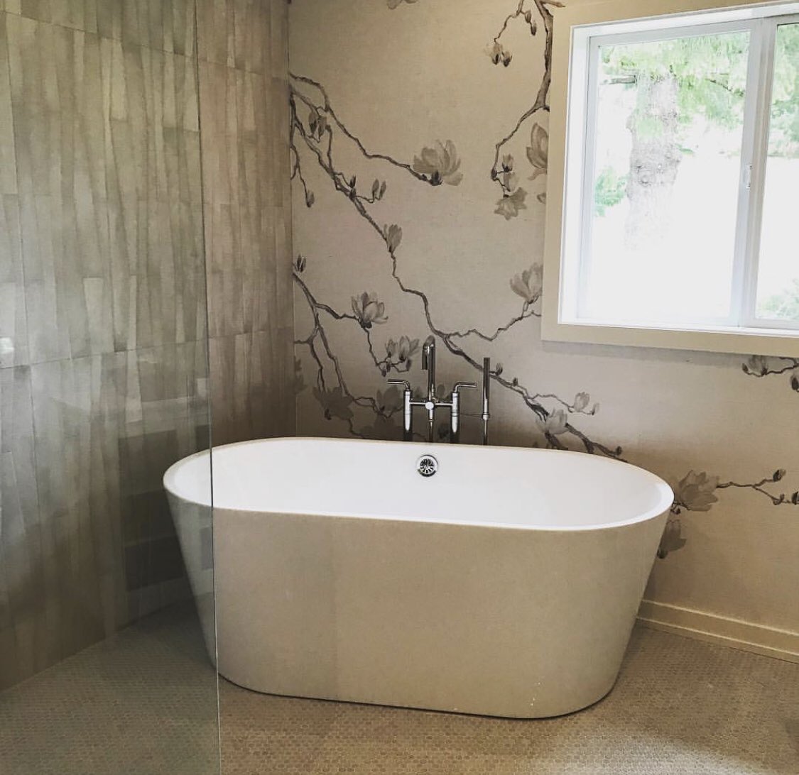 PortlandTile's tweet photo. Donna DuFresne did a fabulous job designing this bathroom! Love how the wall tile ties into the flooring and the decorative wall design. 😍

Find more inspiration by visiting https://t.co/MIYHWBPS9m  #portlanddirecttile #decoration #design #portlandtile #tileportland #pdtm https://t.co/NIRHqEzLWs