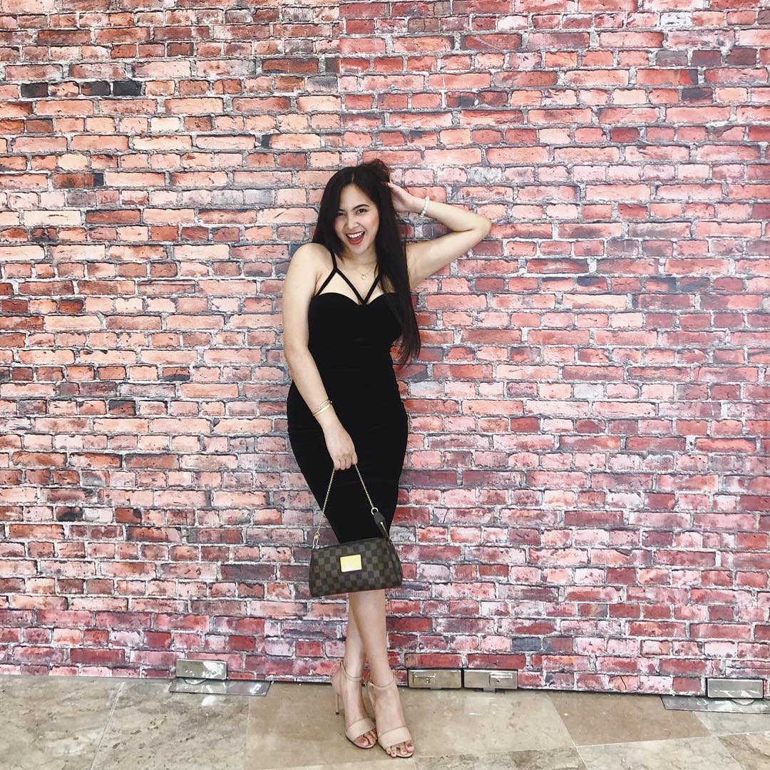 DevaniClara's tweet photo. uwwlaalaaa :D
#mamahmuda #mamahkece #cakepcakep #mamacantik #hangout #makanmakan #dagelan #luculucuan #ngakakkocak #barengteman #modelindonesia #modelinternational #modelcantik #modelsexy https://t.co/5NLYsQQJvt