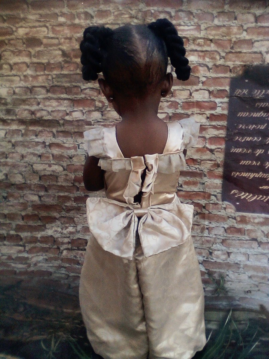 Boknolo1's tweet photo. A golden dress fit for a princess 👑 by @little_nus #CutenessOverload #toddlers #igmodel #fashionista #beautifulgirl #princess https://t.co/UTqPtYKyBv