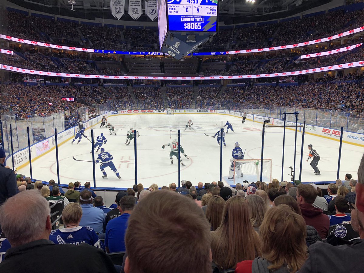 CapFinn9's tweet photo. Great night here in Tampa! Go wild! https://t.co/MDjx2eMWx3