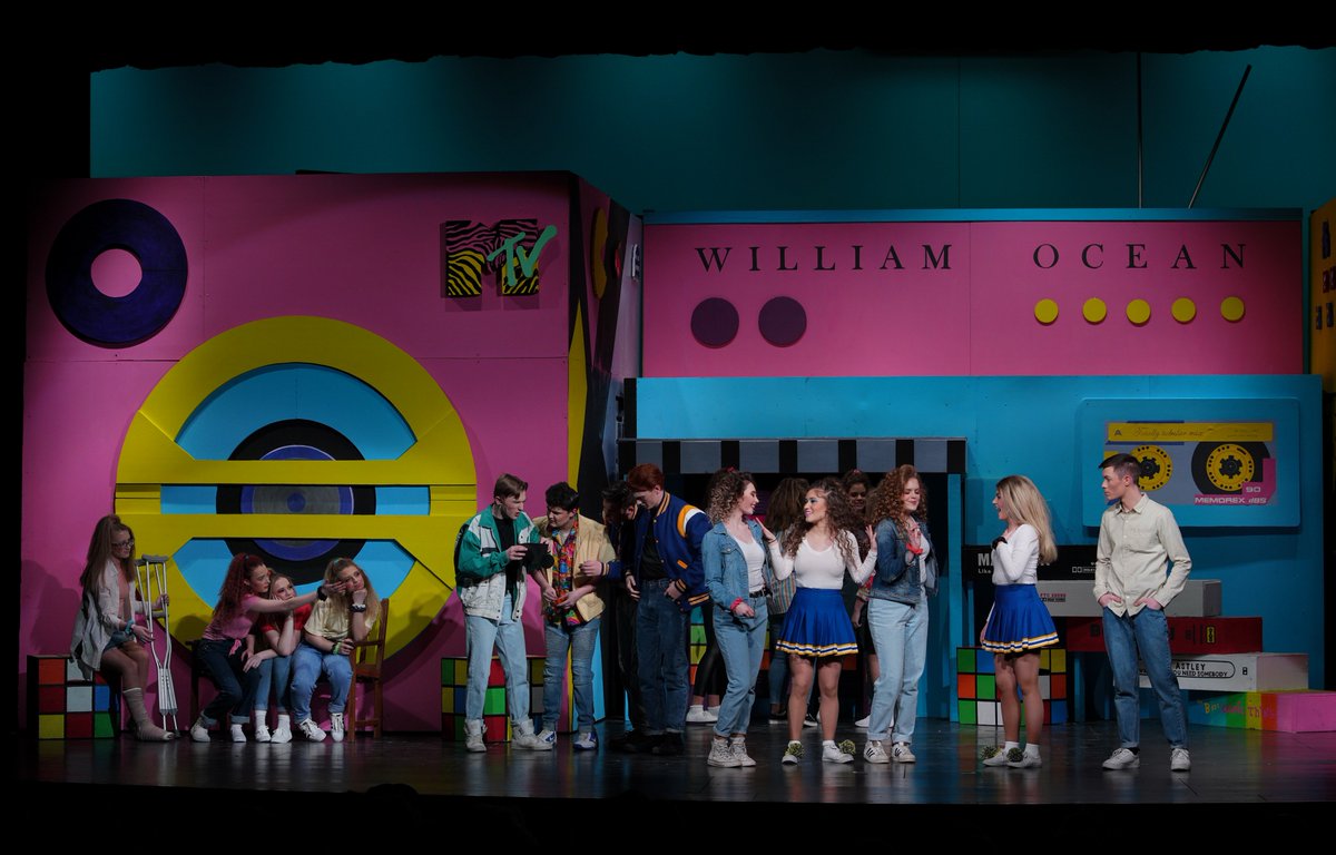 MelRenWilliams's tweet photo. THE SHOW MUST GO ON and let me tell you tonight it did! They rocked it, got a standing ovation, and even had this gal on stage doing her thing in a cast 😍. If they can perform like this, with all sorts of challenges, the next two nights will be fantastic. @DHSTheatreDept https://t.co/774DhxM7Tm