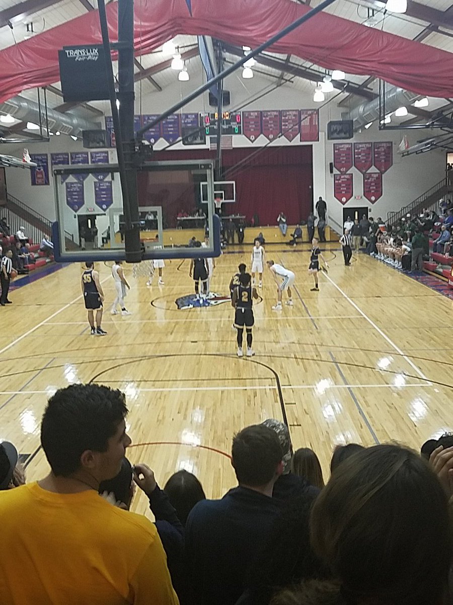 CHSjm_ZP's tweet photo. Game time here in east orange https://t.co/j1fZPalMRm
