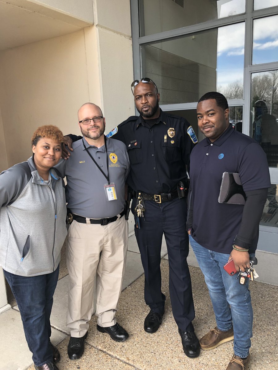 BrandieNicole28's tweet photo. FirstNet event went awesome today! Our first responders were super excited about what AT&T Offers! Sandra also did exceptional on explaining Firstnet! #Norfolk4square #development #BeachDrip #Mountup @sandratt757 @gLeNjAmiN23 @takeoverlynn @RGordon_757 @jd4180 @404girl https://t.co/kwtlo3SKm9
