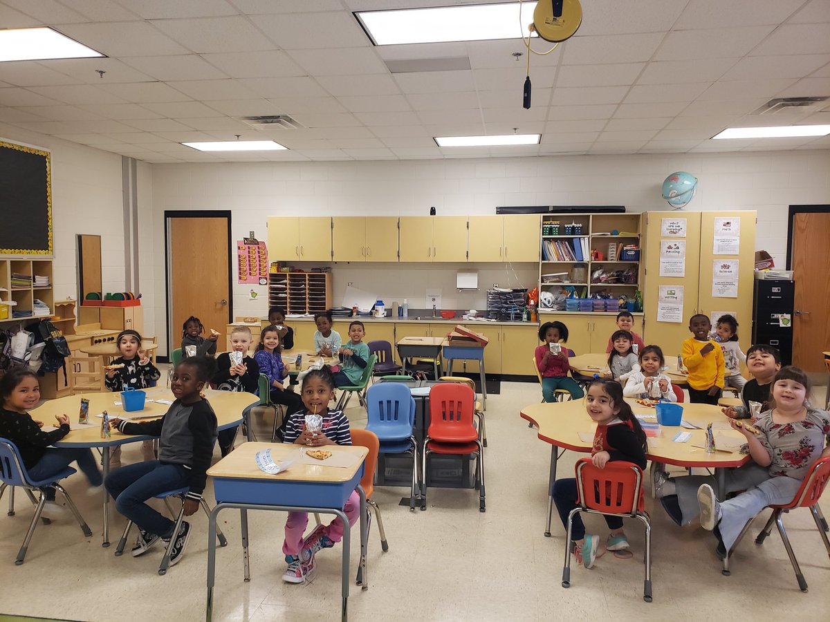 MrsBiteng114's tweet photo. Today we celebrated winning 3rd place for the black history month door decorating contest with a pizza party!  The kids did an amazing job on writing about what they can do because of everything MLK did for us! #TriangleTigers #MrsBsKinders #BlackHistoryMonth #MartinLutherKingJr https://t.co/Wq1qP5iRhm